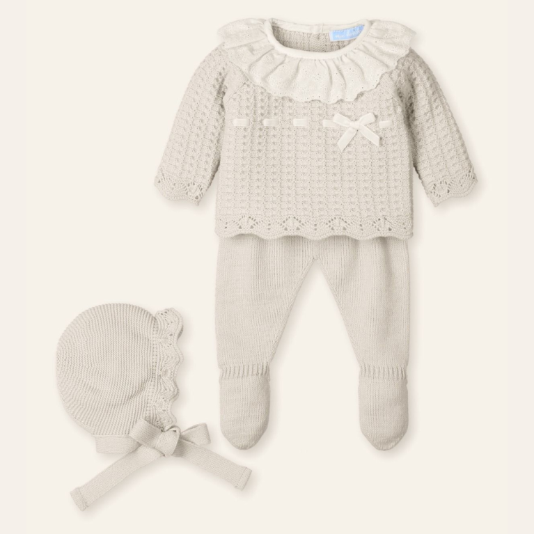 Tenue tricotée avec bonnet