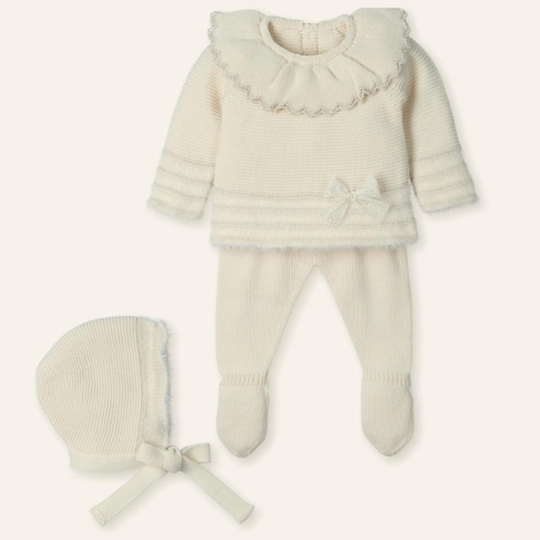 Tenue tricotée avec bonnet