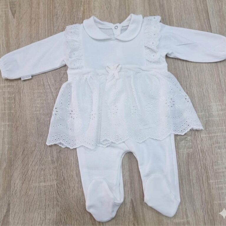 grenouillère blanche avec dentelle